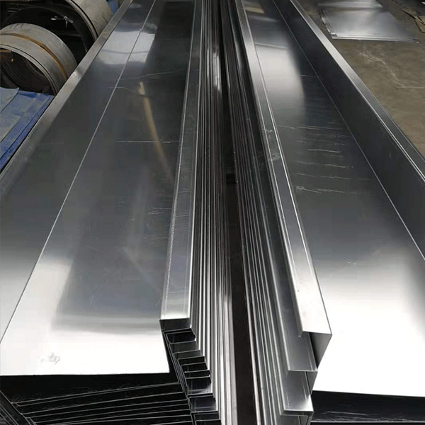 ���P����